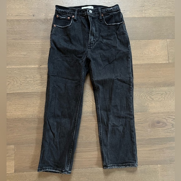 Abercrombie & Fitch Ankle Straight Ultra High Rise Ankle Straight Jean - Picture 6 of 7
